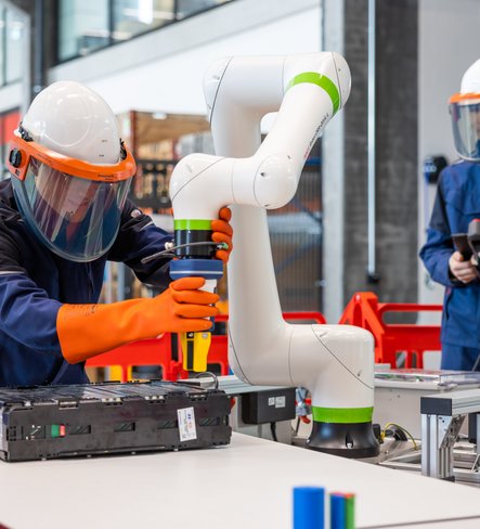 Démontage de batteries à l'aide de la robotique assistée par IA