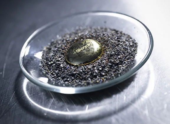 Extracting gold from electronic waste